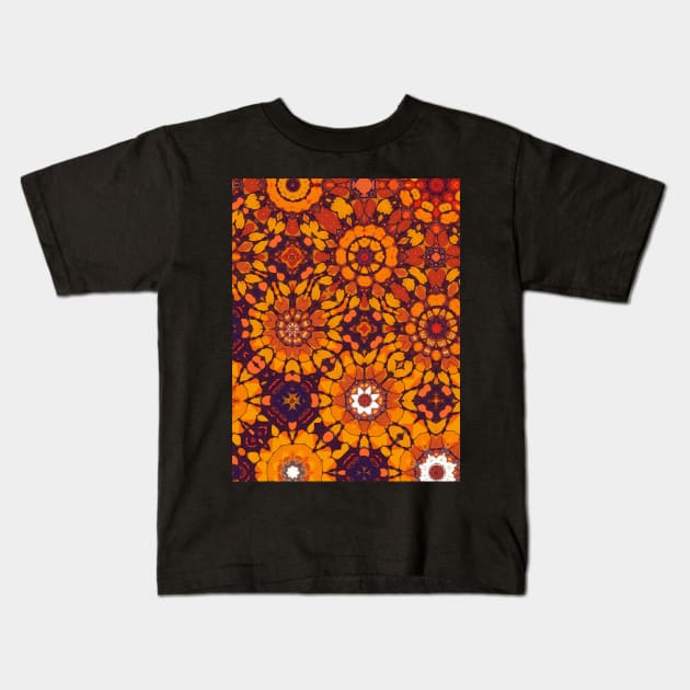 Transitioning Flower Shaped Pattern on Purple Background - WelshDesignsTP005 Kids T-Shirt by WelshDesigns